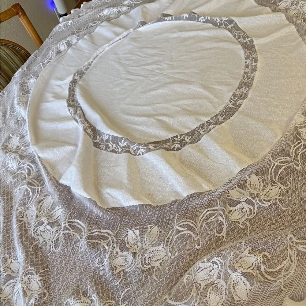 Vintage Ivory White Oval Tablecloth Solid Central Panel With Tiered Lace Border
